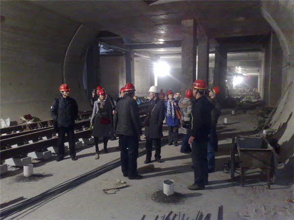 鋼彈(dàn)簧浮置闆整(zhěng)體道床的特(tè)點有哪些？主(zhu)要的施工工(gong)藝是怎樣的(de)？