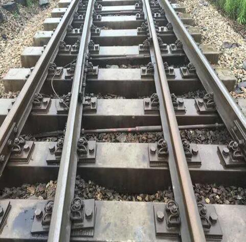 小編給(gěi)你講解鋼軌(guǐ)的枕頭的作(zuo)用