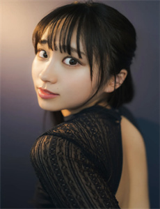 从后面挺进女警体内