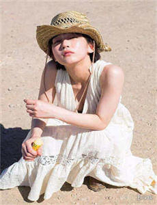 美女狂揉尿口揉到失禁